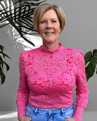 kanten top in fuchsia