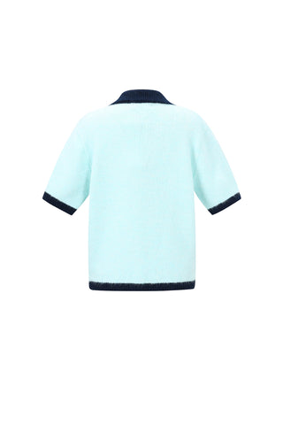 Gebreid vest met korte mouw en gekleurde bies in lichtblauw/donkerblauw