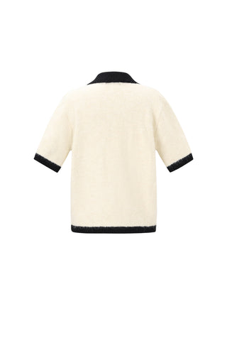 Gebreid vest met korte mouw en gekleurde bies in off-white/zwart