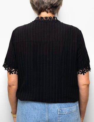 zwarte kanten blouse met korte mouwen