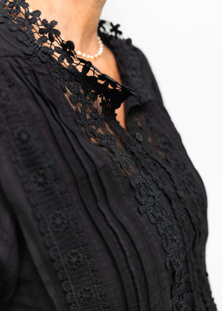 zwarte kanten blouse met korte mouwen