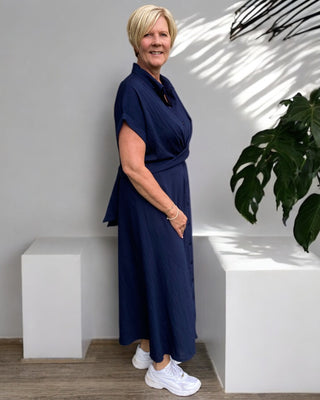 Maxidress met korte mouw en strikdetail in donkerblauw