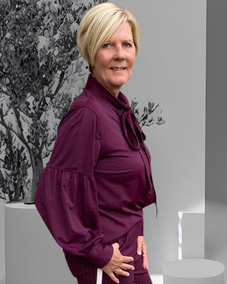 Blouse travel met strik in bordeaux-rood