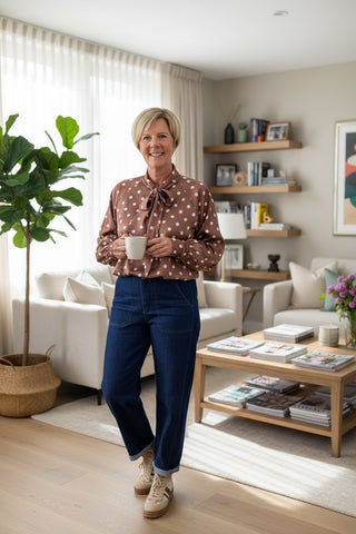 Polkadot blouse met strikkraag in camel/wit