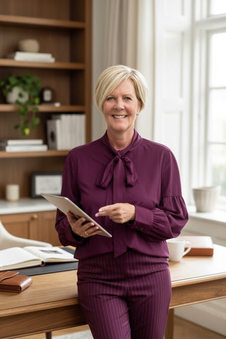 Blouse travel met strik in bordeaux-rood