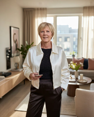 Satijn-look jasje in off-white