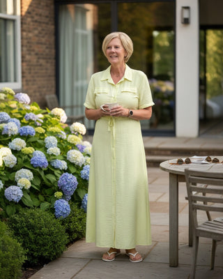 Maxidress met ingewerkt ceintuur in geel