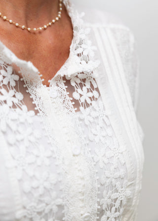 witte kanten blouse met korte mouwen
