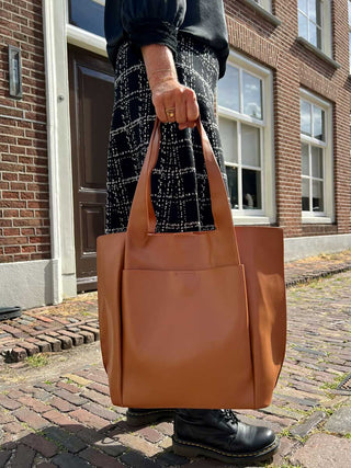 vegan leather tote bag cognac